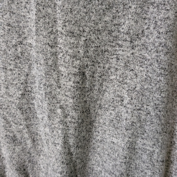 TORRIDSUPER SOFT PLUSH TOP  Size 0 V neck - Picture 5 of 7